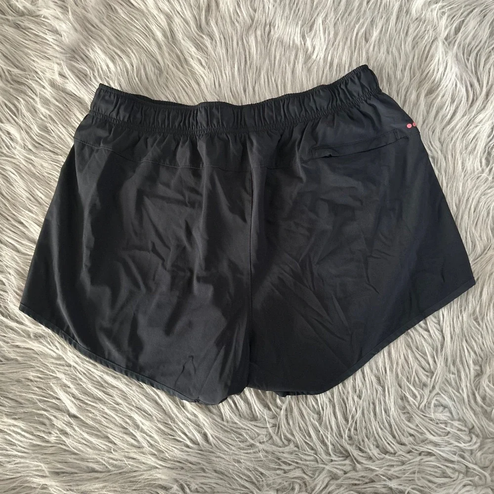Saucony Athletic Shorts Womens Size Large Black Stretchy Lined Short - Picture 4 of 4